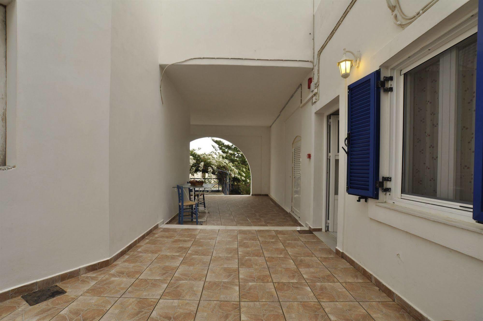 Manos Apartments Megas Gialos - Nites ภายนอก รูปภาพ