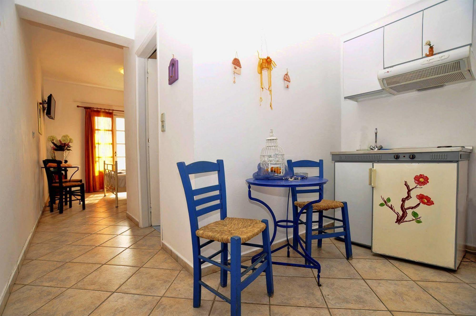 Manos Apartments Megas Gialos - Nites ภายนอก รูปภาพ